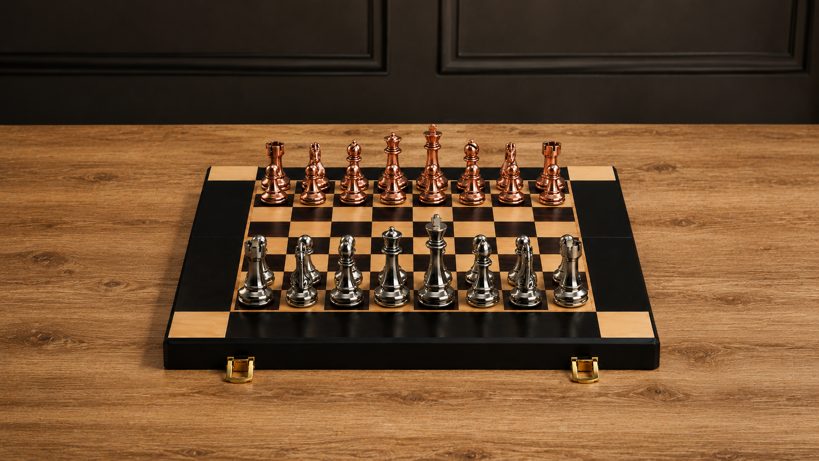 Schach-Set klappbar mit Metallfiguren Kupfer und Silber