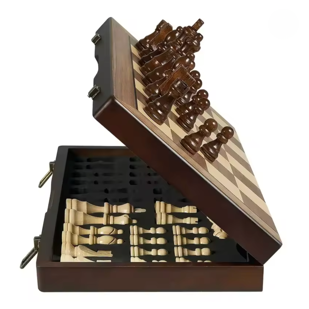 Schachbrett aus Holz mit Metallverschluss