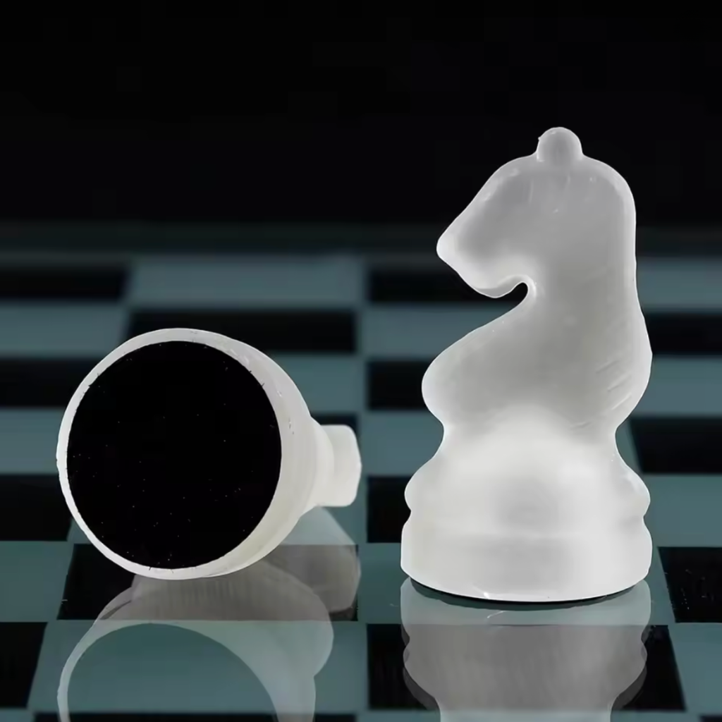Schachspiel aus Glas - Brett und Figuren